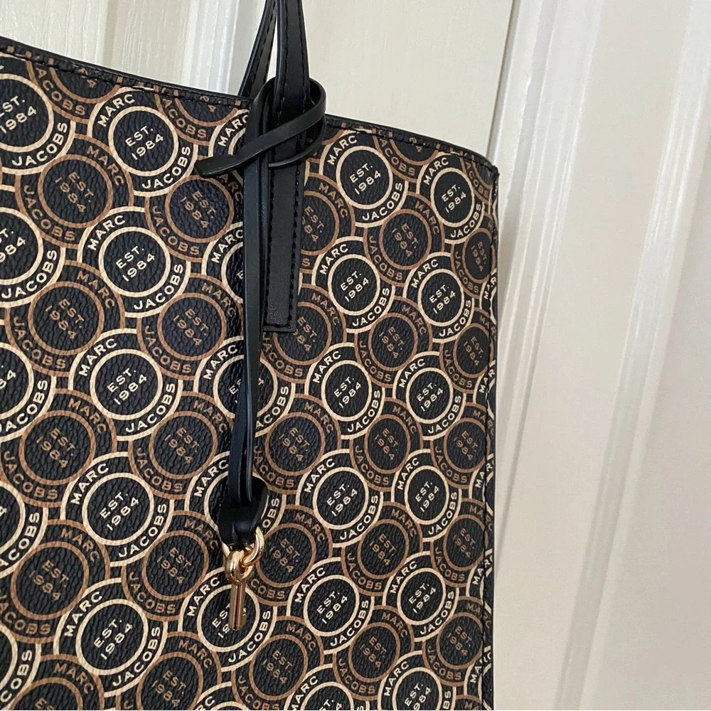 Marc Jacobs Black and Tan Patterned Tote - Picture 6 of 14